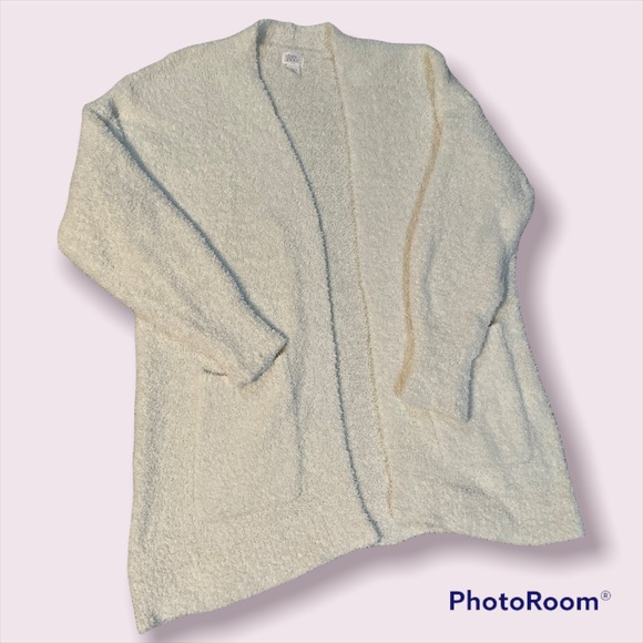 Womans Feather Yarn Lounge Cardigan 